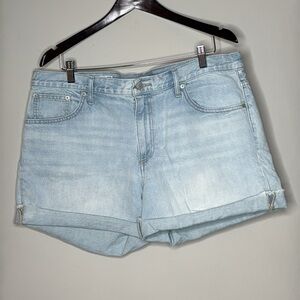 GAP Sexy Boyfriend Denim Shorts Light Blue Wash Size 33 Tall